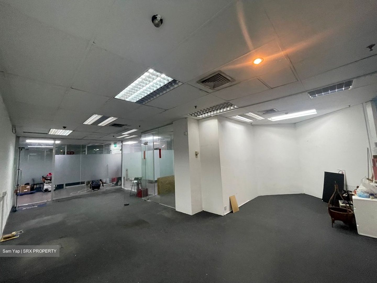 North Bridge Centre (D7), Office #583837711